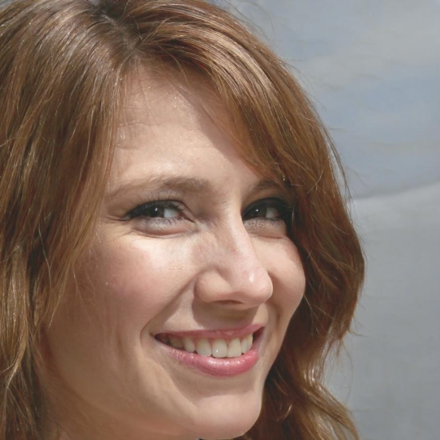 Maria Hoffmann, Strategische Beraterin bei carnothelviax